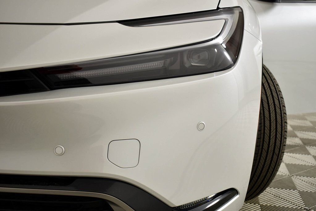 New 2026 Toyota Prius Plug-In Hybrid image 3