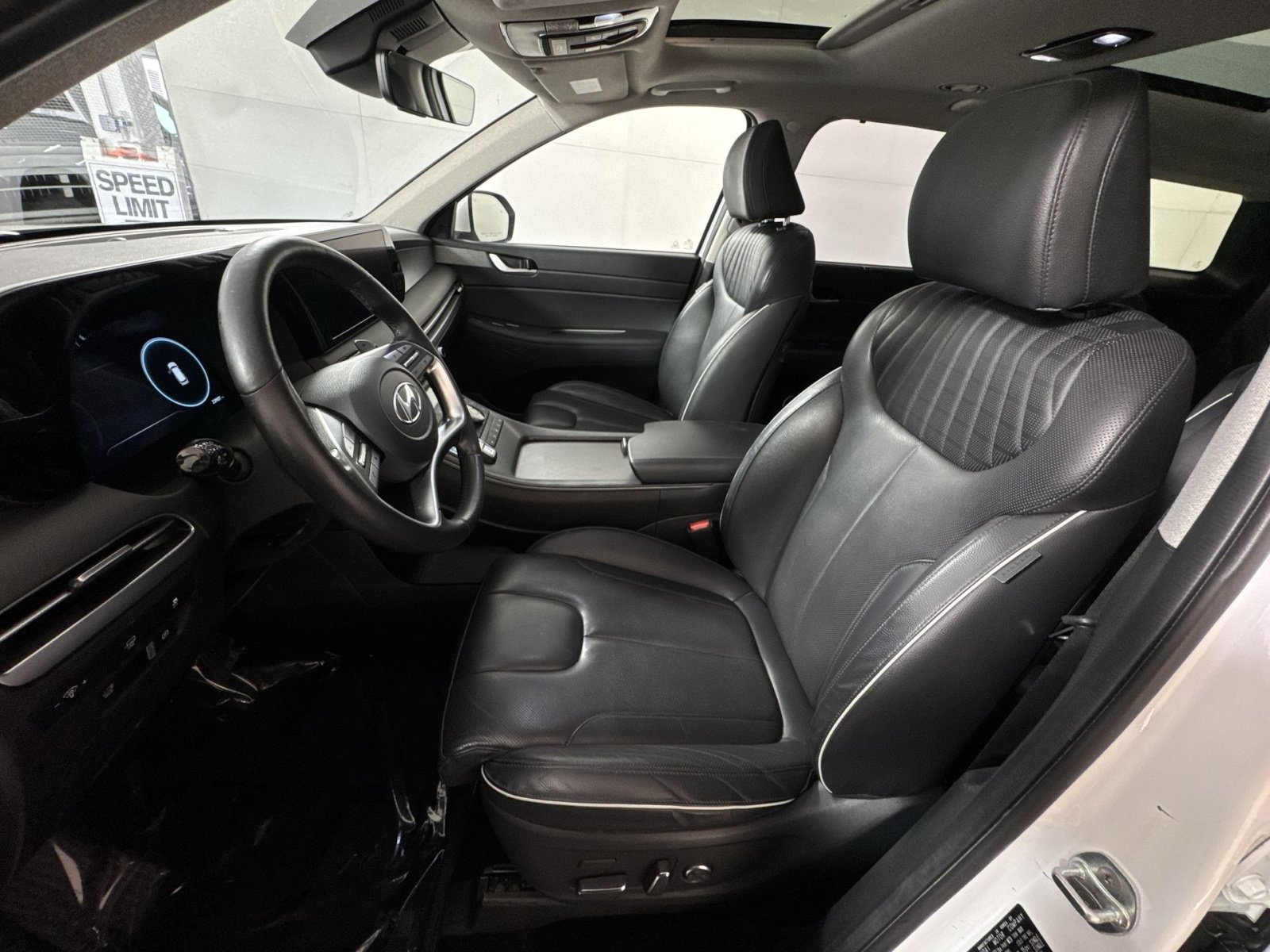 Used 2023 Hyundai Palisade Limited AWD/4WD image 13