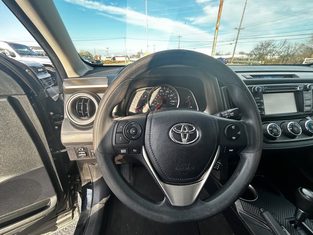 Used 2015 Toyota RAV4 LE image 14
