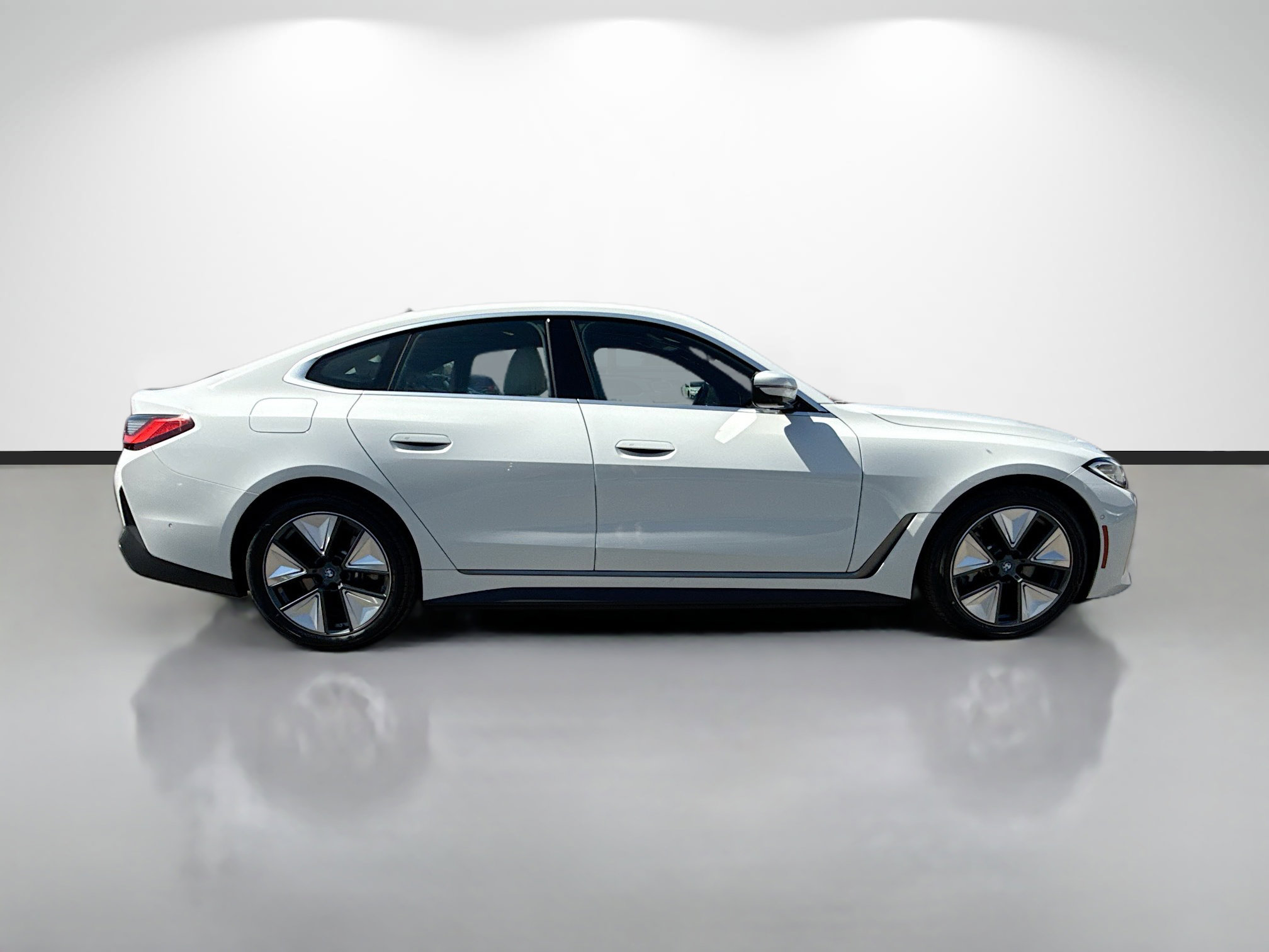 Used 2023 BMW i4 eDrive35 w/ Premium Package RWD image 2