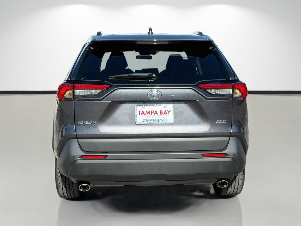 Used 2023 Toyota RAV4 XLE Premium FWD image 4