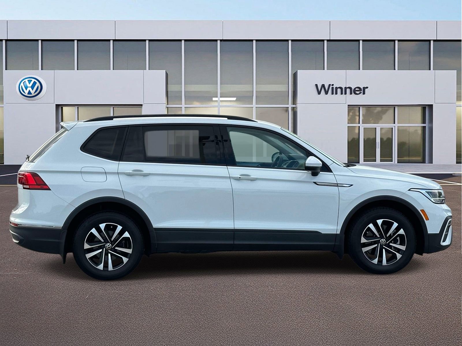 Used 2023 Volkswagen Tiguan S FWD image 6