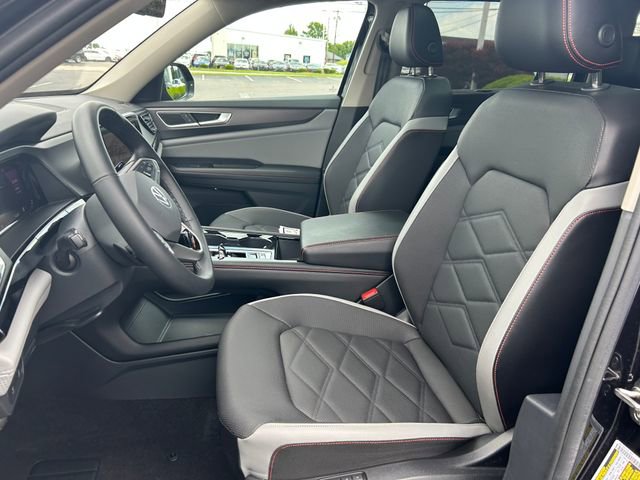 Used 2024 Volkswagen Atlas Peak Edition SEL AWD/4WD image 24