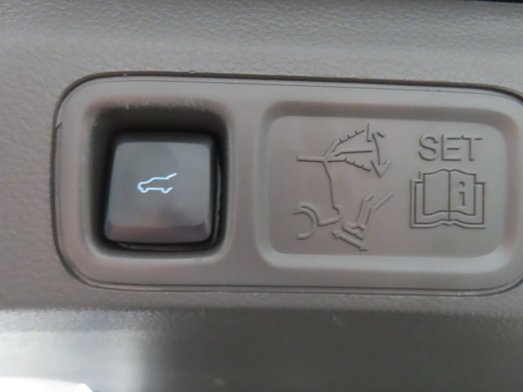 Used 2019 Ford Expedition Limited w/ Equipment Group 302A AWD/4WD image 37