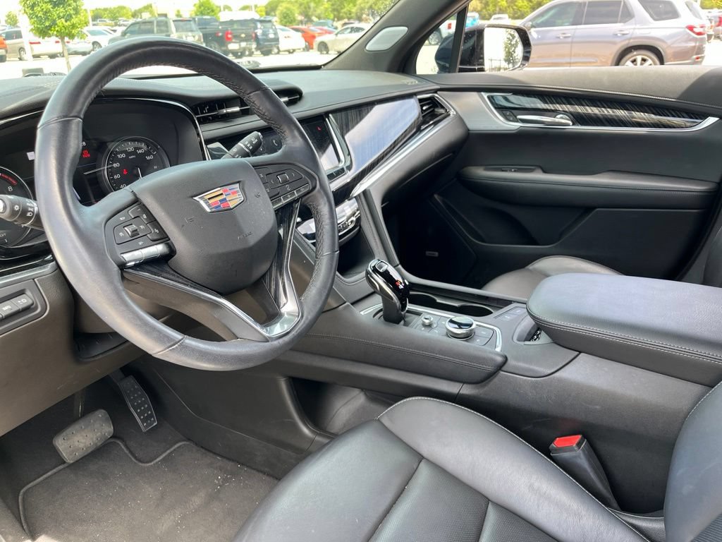 Used 2023 Cadillac XT6 Premium Luxury w/ Technology Package FWD image 19