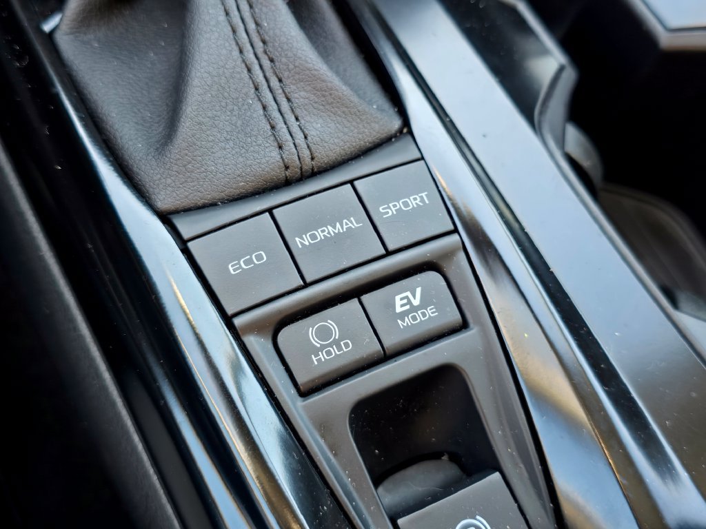 Used 2025 Toyota Camry LE FWD image 22