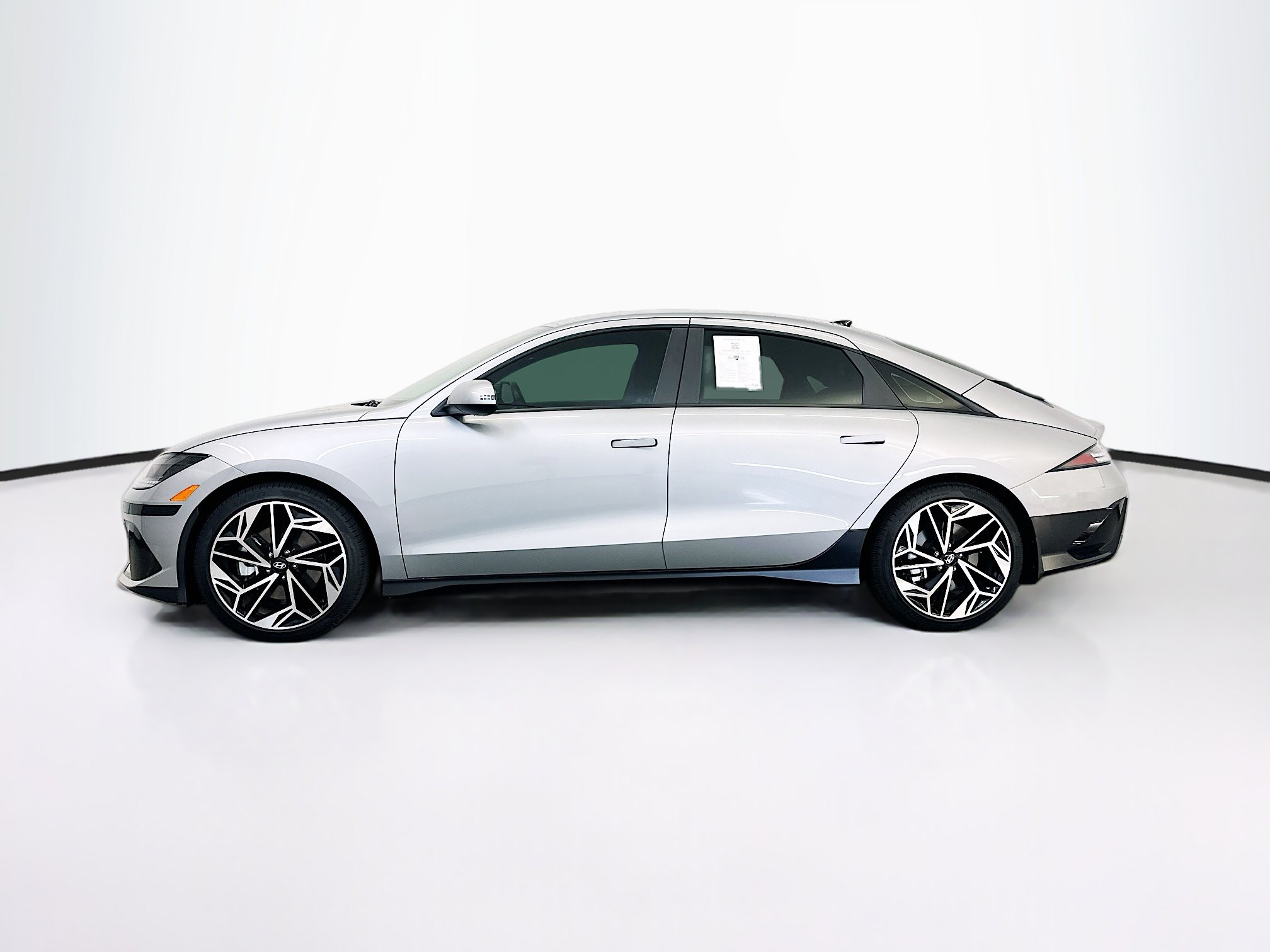 Used 2023 Hyundai Ioniq 6 SEL AWD/4WD image 4