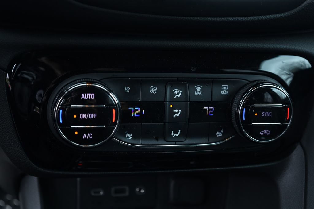 Used 2023 Buick Encore GX Select w/ Sport Touring Package image 9