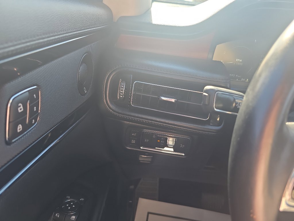 Used 2022 Lincoln Nautilus Reserve w/ Equipment Group 201A image 28