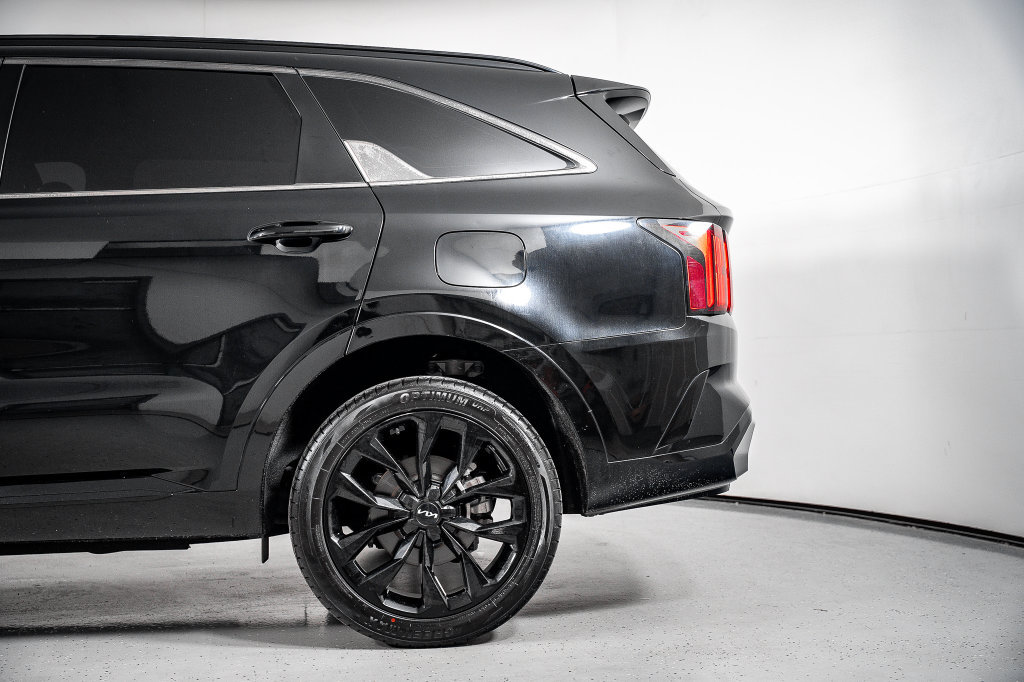 Used 2023 Kia Sorento SX AWD/4WD image 18