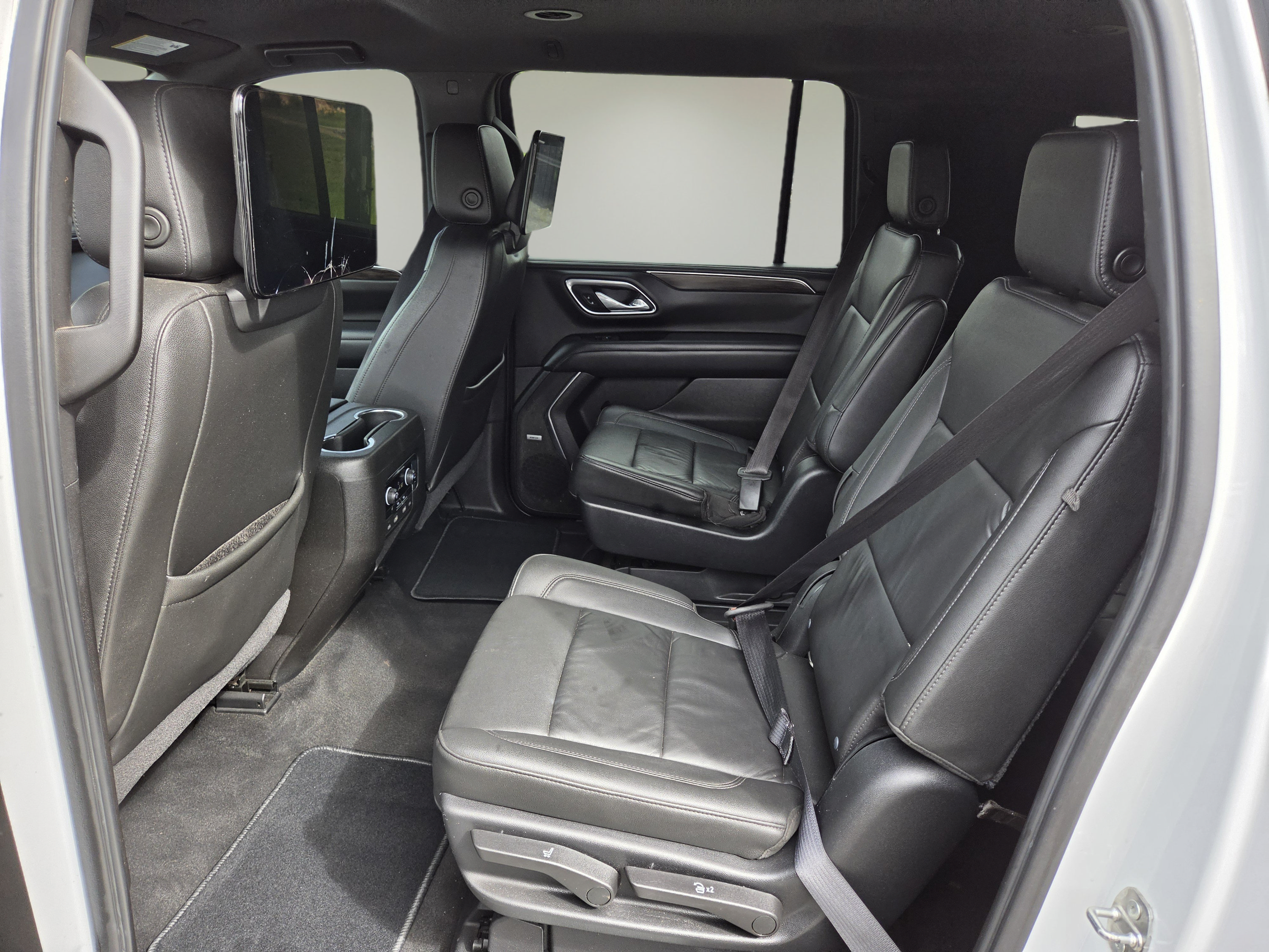 Used 2021 Chevrolet Suburban Z71 w/ Rear Media and Nav Package AWD/4WD image 12