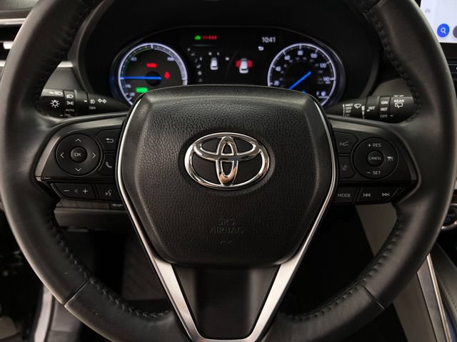 Used 2024 Toyota Venza XLE AWD/4WD image 16