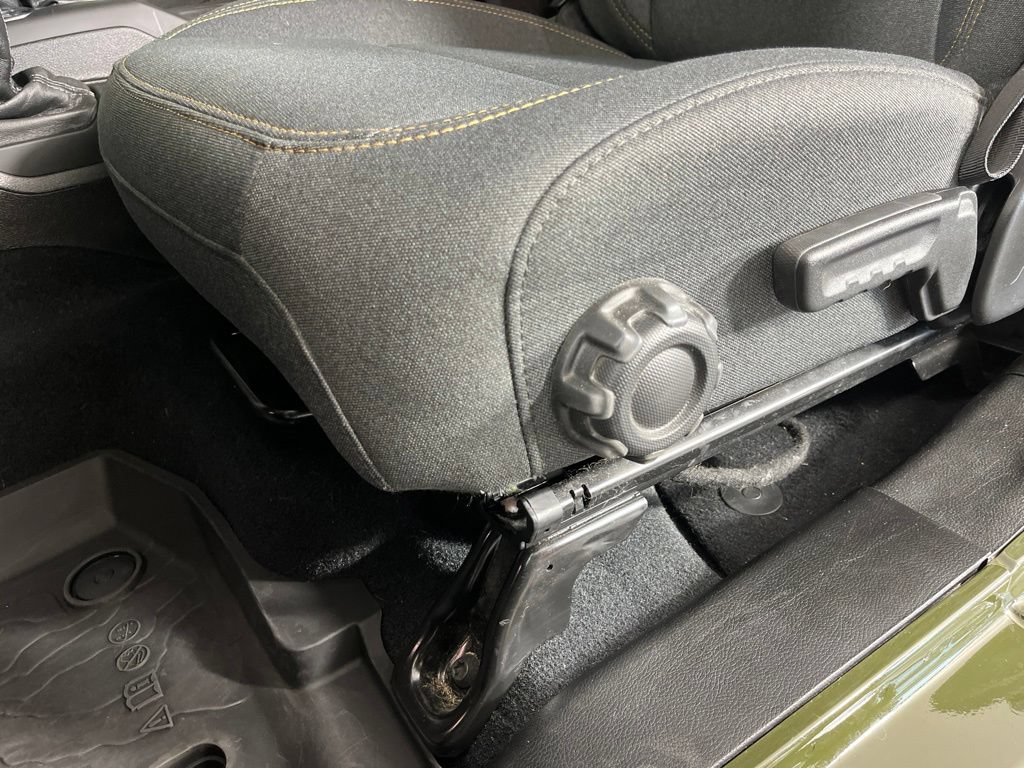 Used 2024 Jeep Wrangler Unlimited Sport AWD/4WD image 23