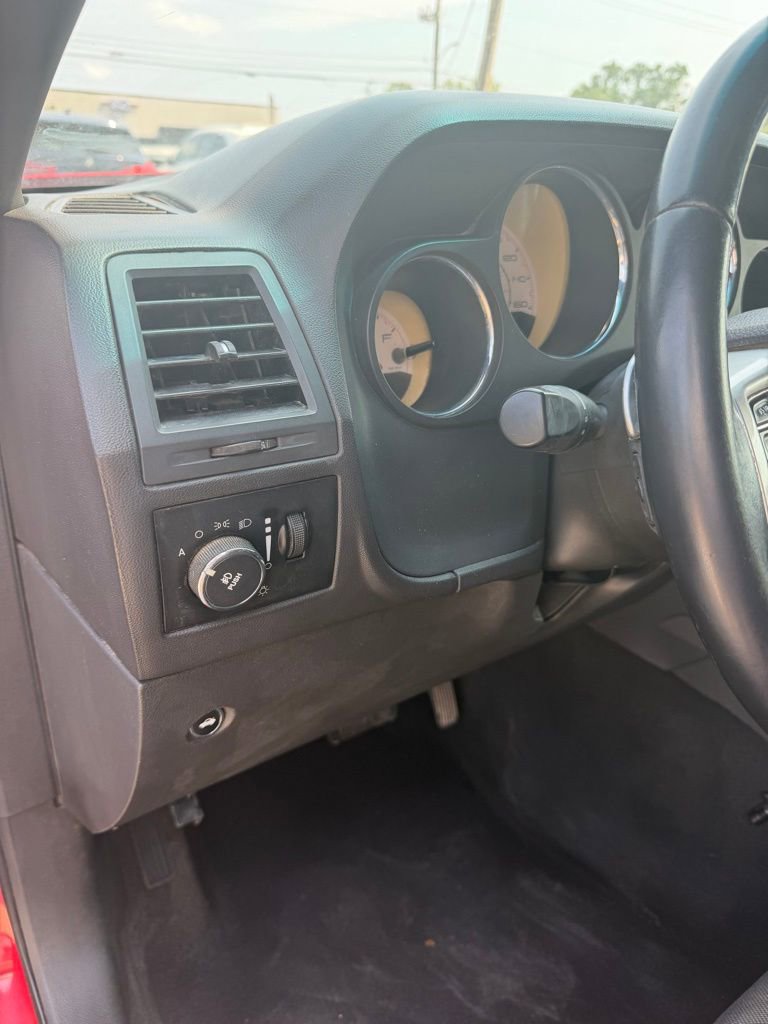 Used 2012 Dodge Challenger R/T RWD image 11