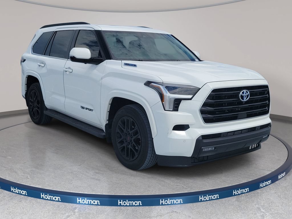 Used 2024 Toyota Sequoia SR5 w/ SR5 Premium Package AWD/4WD image 4