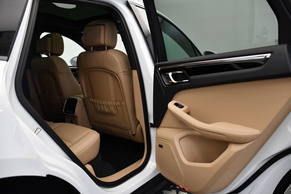 Certified 2025 Porsche Macan image 53