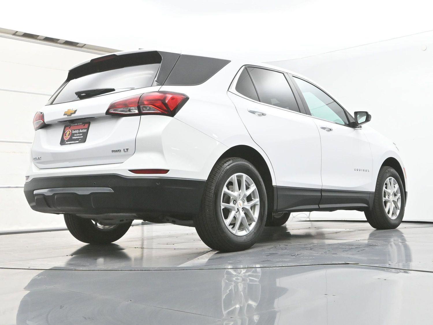 Used 2023 Chevrolet Equinox LT image 32