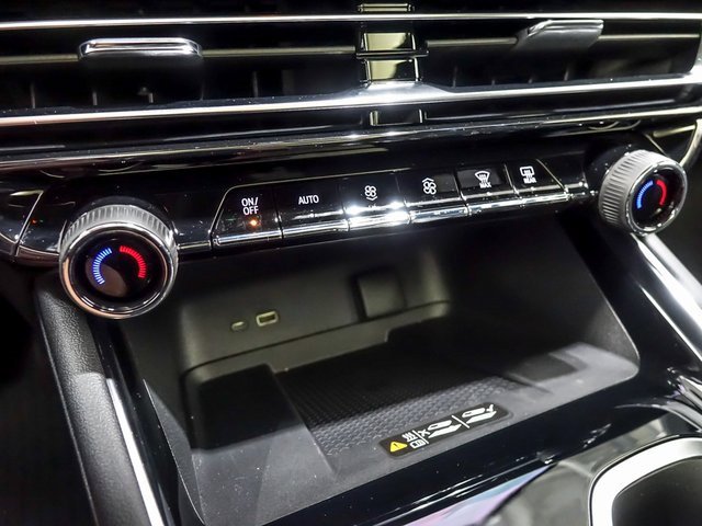 New 2026 Chevrolet Traverse Z71 w/ LPO, Floor Liner Package image 21
