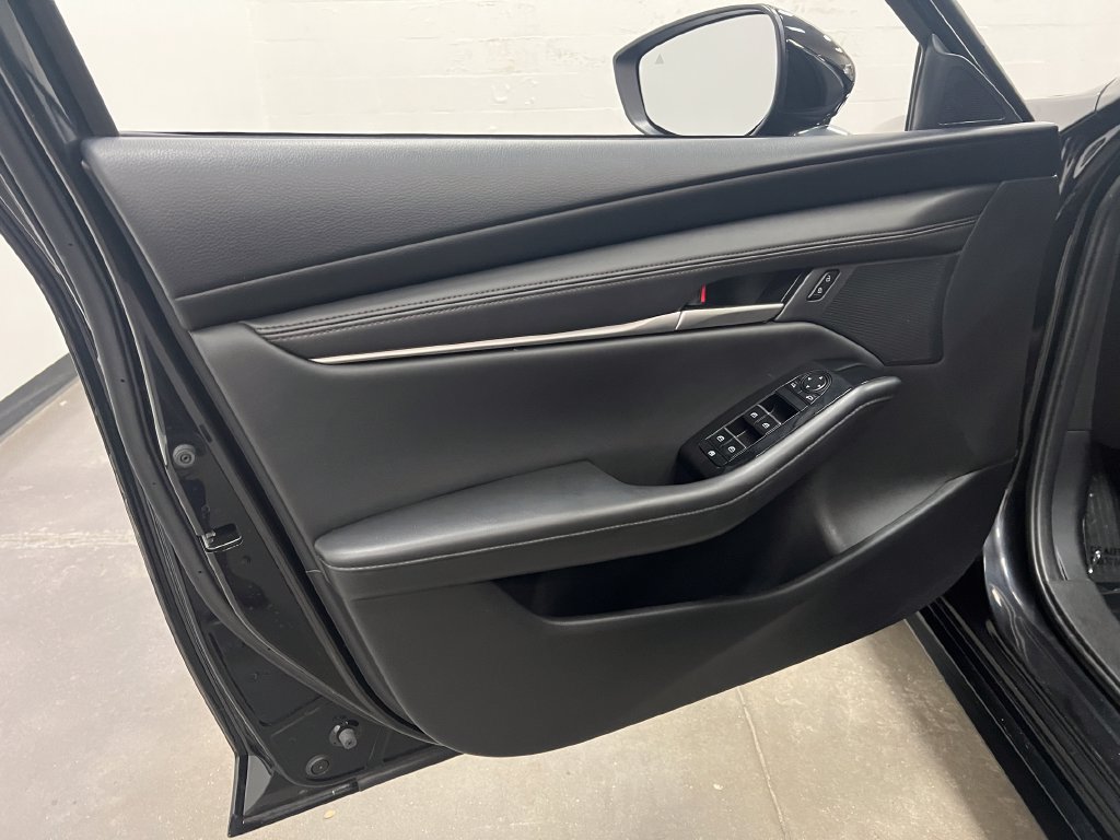 Used 2024 MAZDA MAZDA3 s FWD image 12