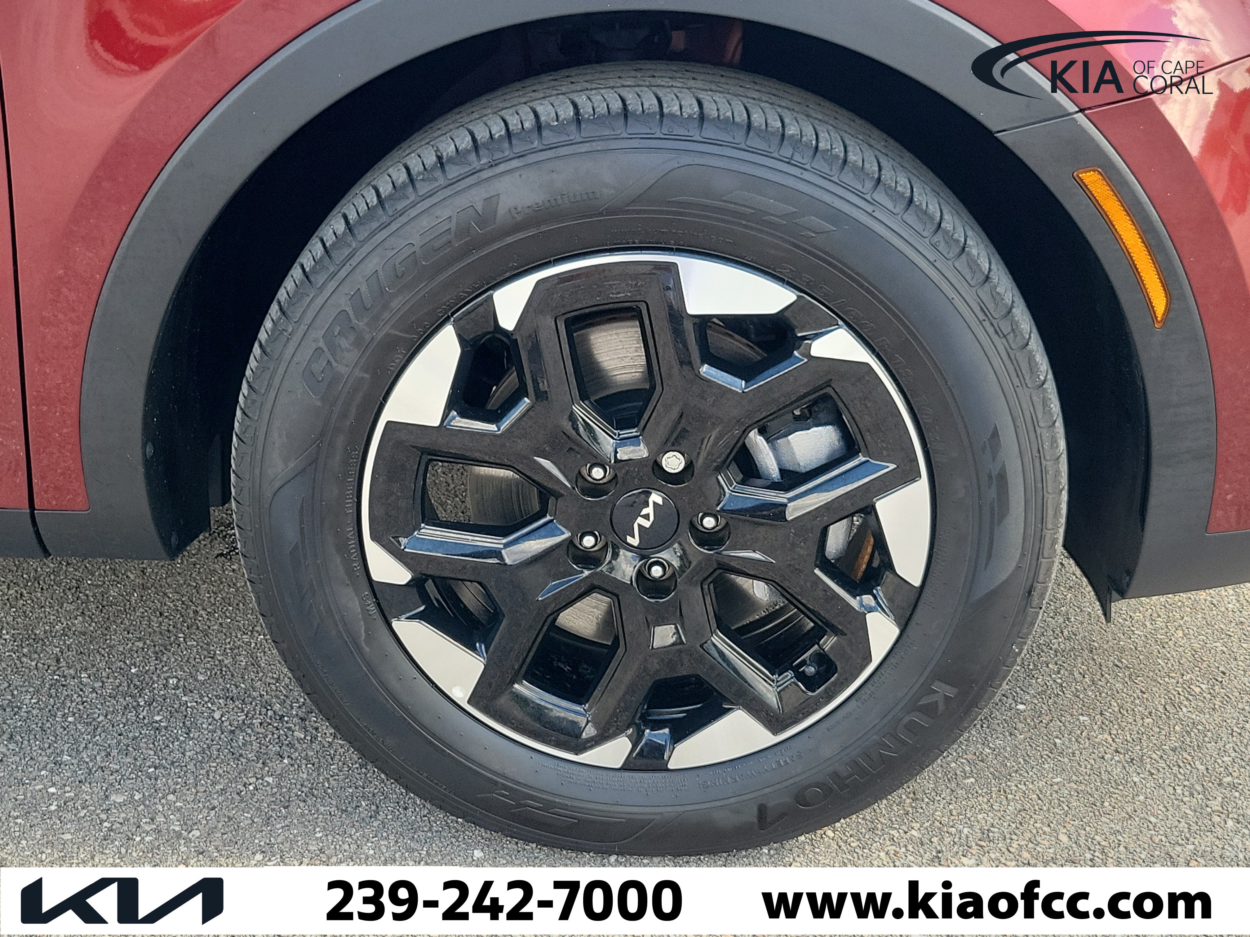 Certified 2025 Kia Sorento S FWD image 7