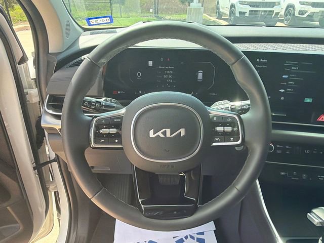 Used 2025 Kia Carnival SX Prestige image 21