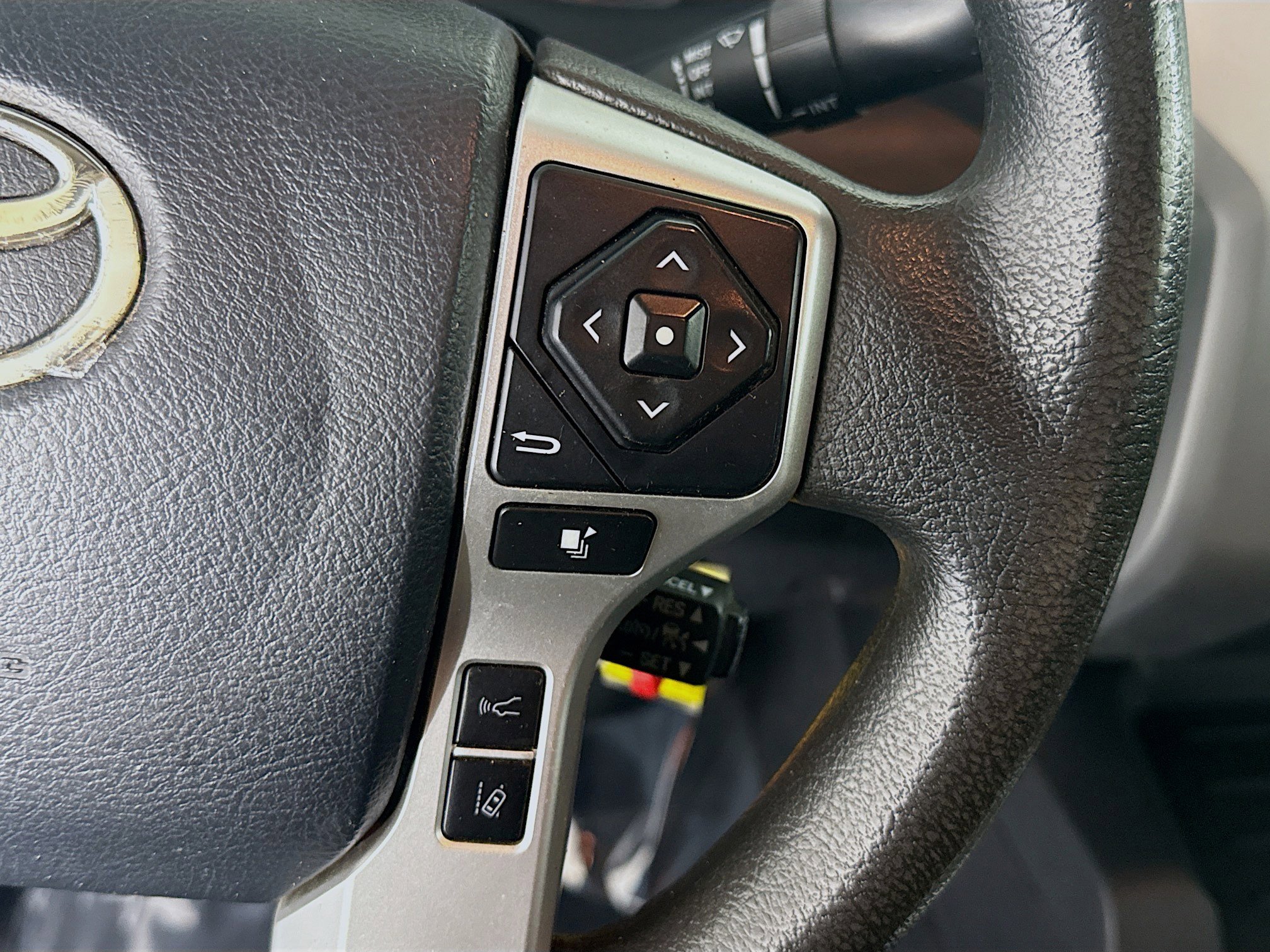 Used 2020 Toyota Tundra SR5 w/ SR5 Upgrade Package image 15