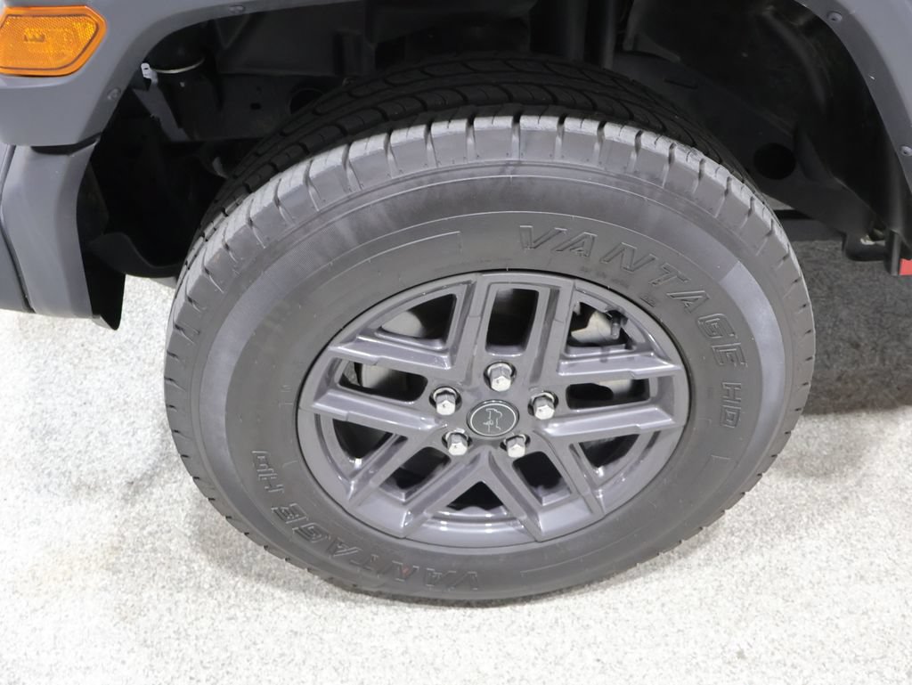 Used 2025 Jeep Wrangler Unlimited Sport AWD/4WD image 8
