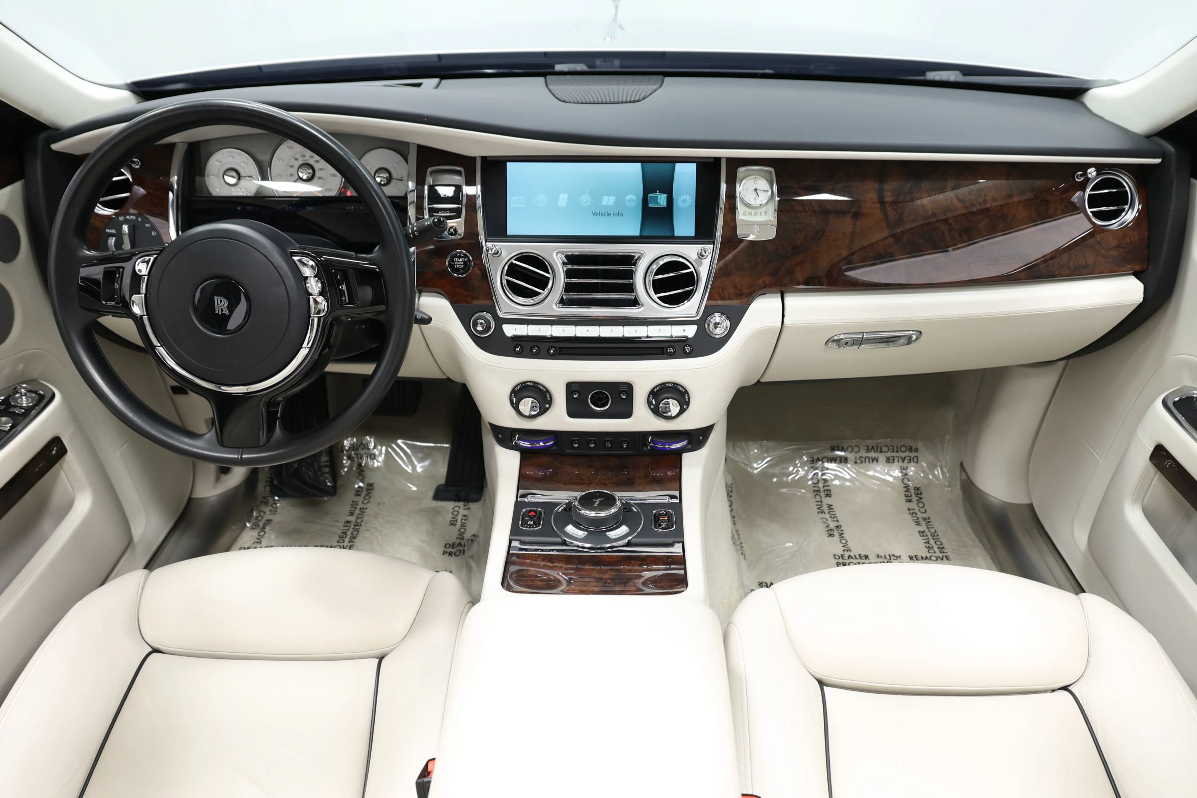 Used 2017 Rolls-Royce Ghost RWD image 57