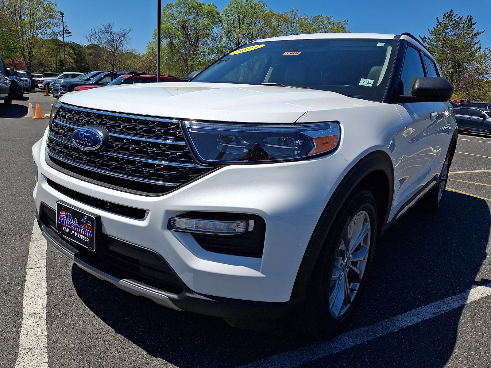 Certified 2023 Ford Explorer XLT w/ Equipment Group 202A AWD/4WD image 4