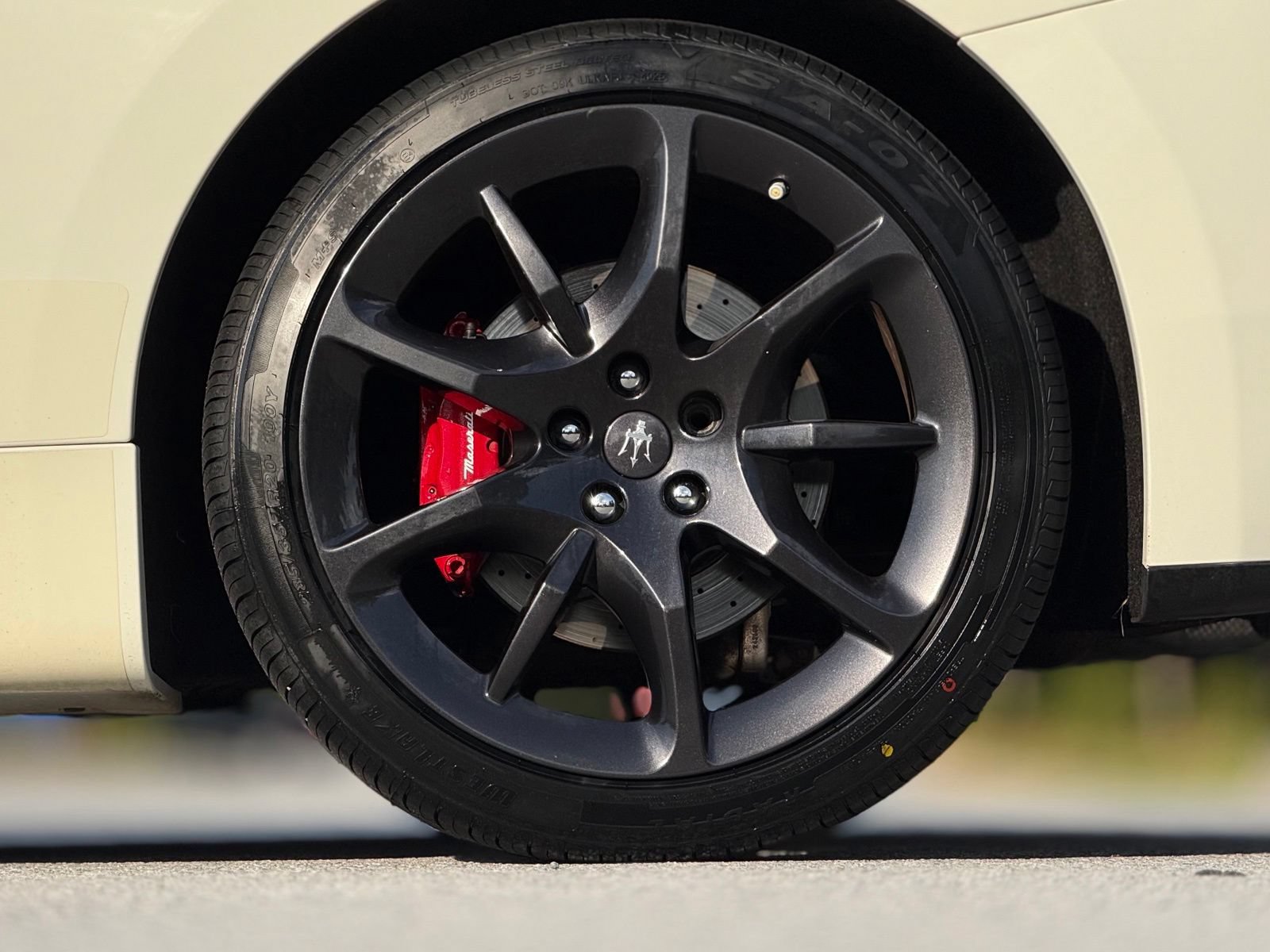 Used 2013 Maserati GranTurismo Sport RWD image 19