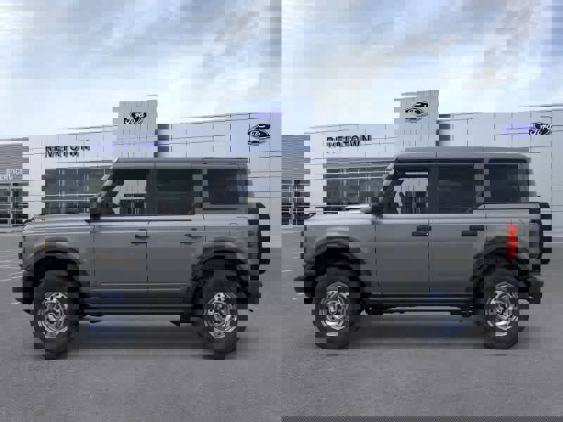 New 2025 Ford Bronco 4-Door image 3