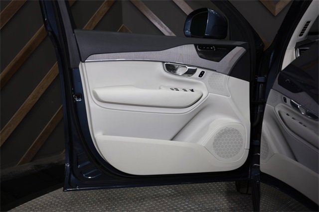 Used 2025 Volvo XC90 B6 Plus w/ Protection Package Premier image 36