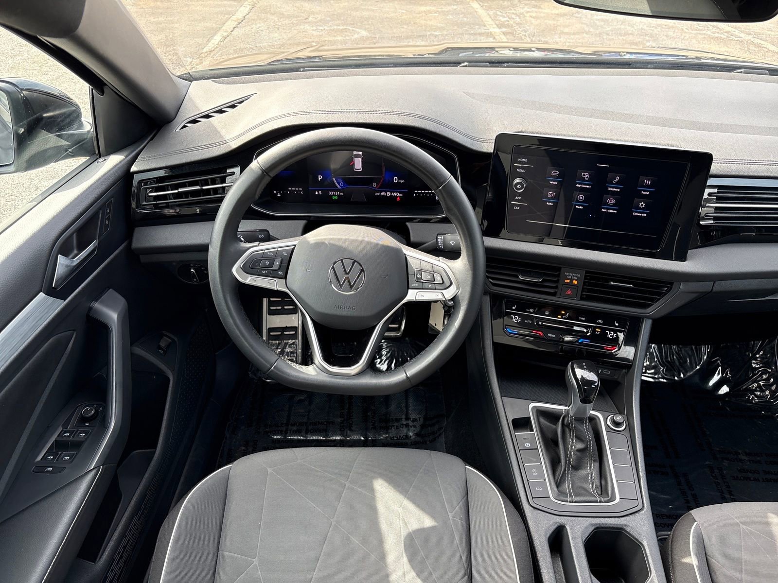 Used 2025 Volkswagen Jetta Sport image 13