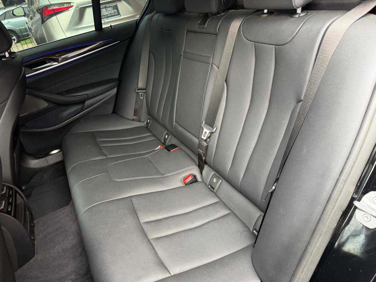 Used 2019 BMW 530e w/ Convenience Package RWD image 7