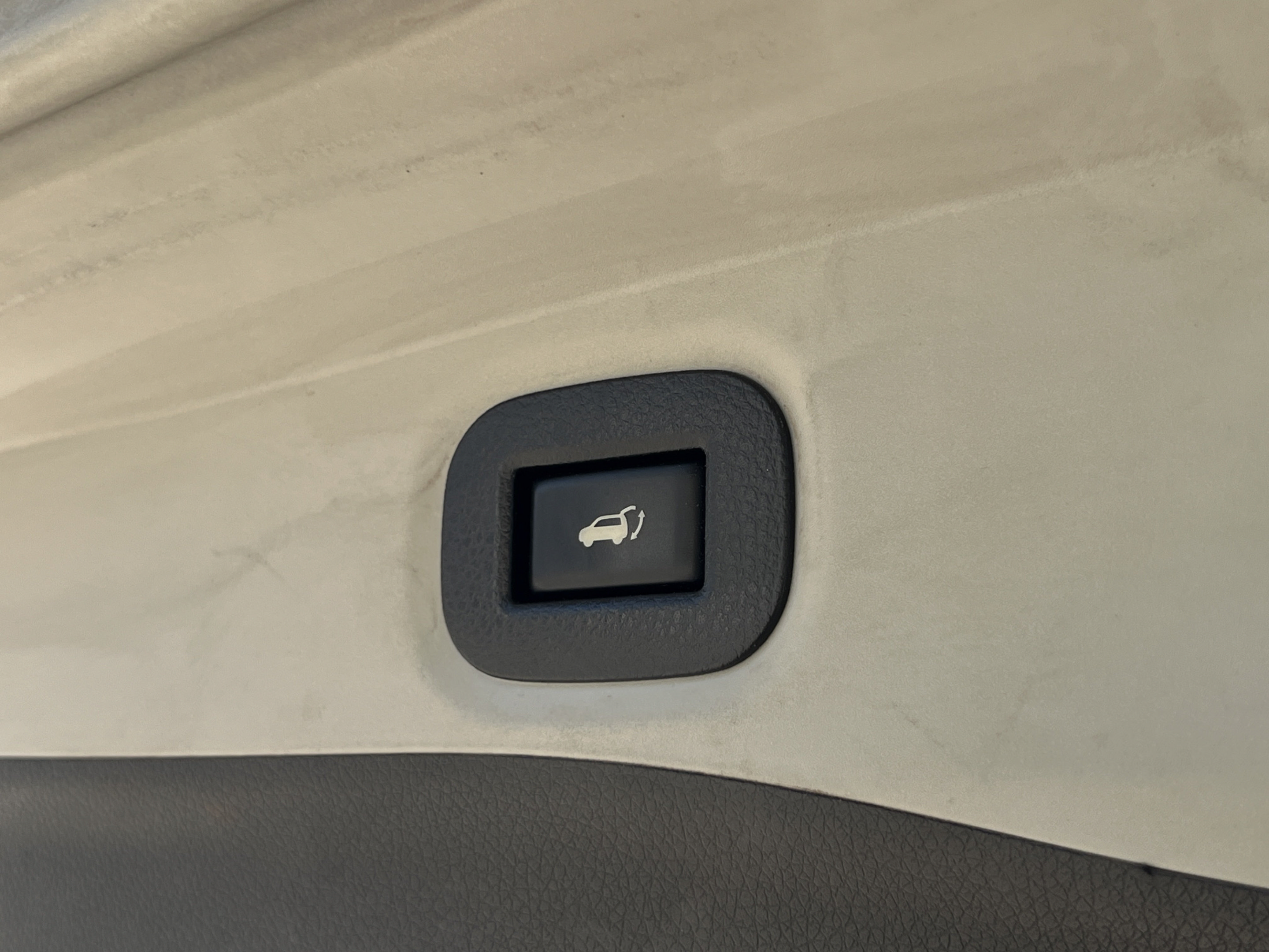 Used 2017 Nissan Rogue SV w/ Sun & Sound Touring Package FWD image 32