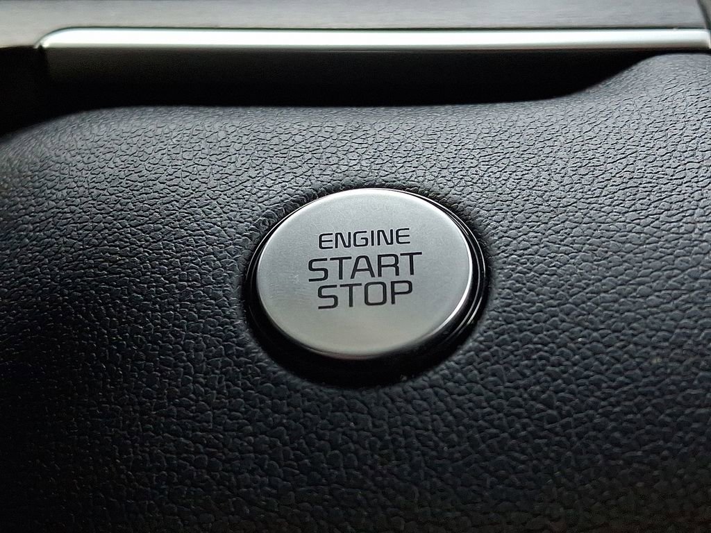 Used 2022 Kia Sorento S image 24