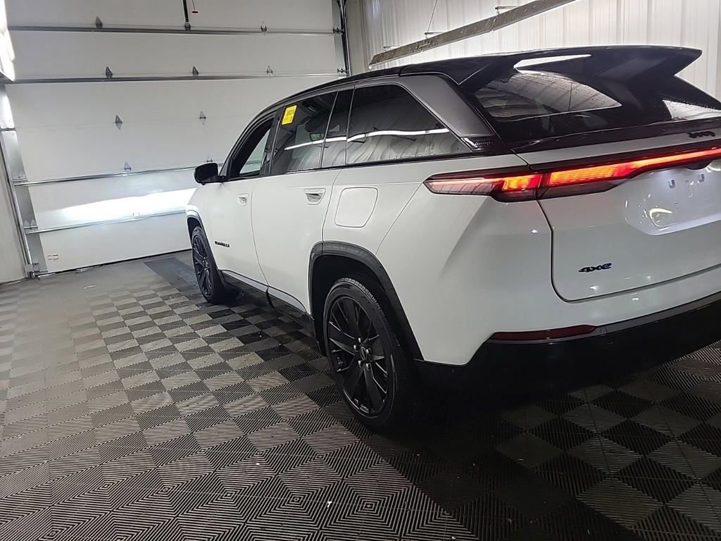 Used 2024 Jeep Wagoneer Launch Edition image 3