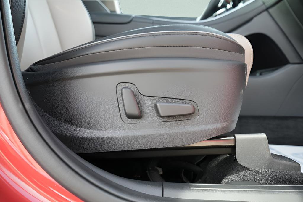 Certified 2021 Hyundai Santa Fe Limited AWD/4WD image 15