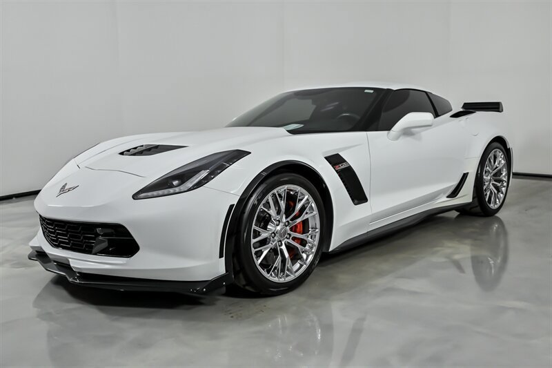 Used 2016 Chevrolet Corvette Z06 w/ 3LZ Preferred Equipment Group RWD image 6