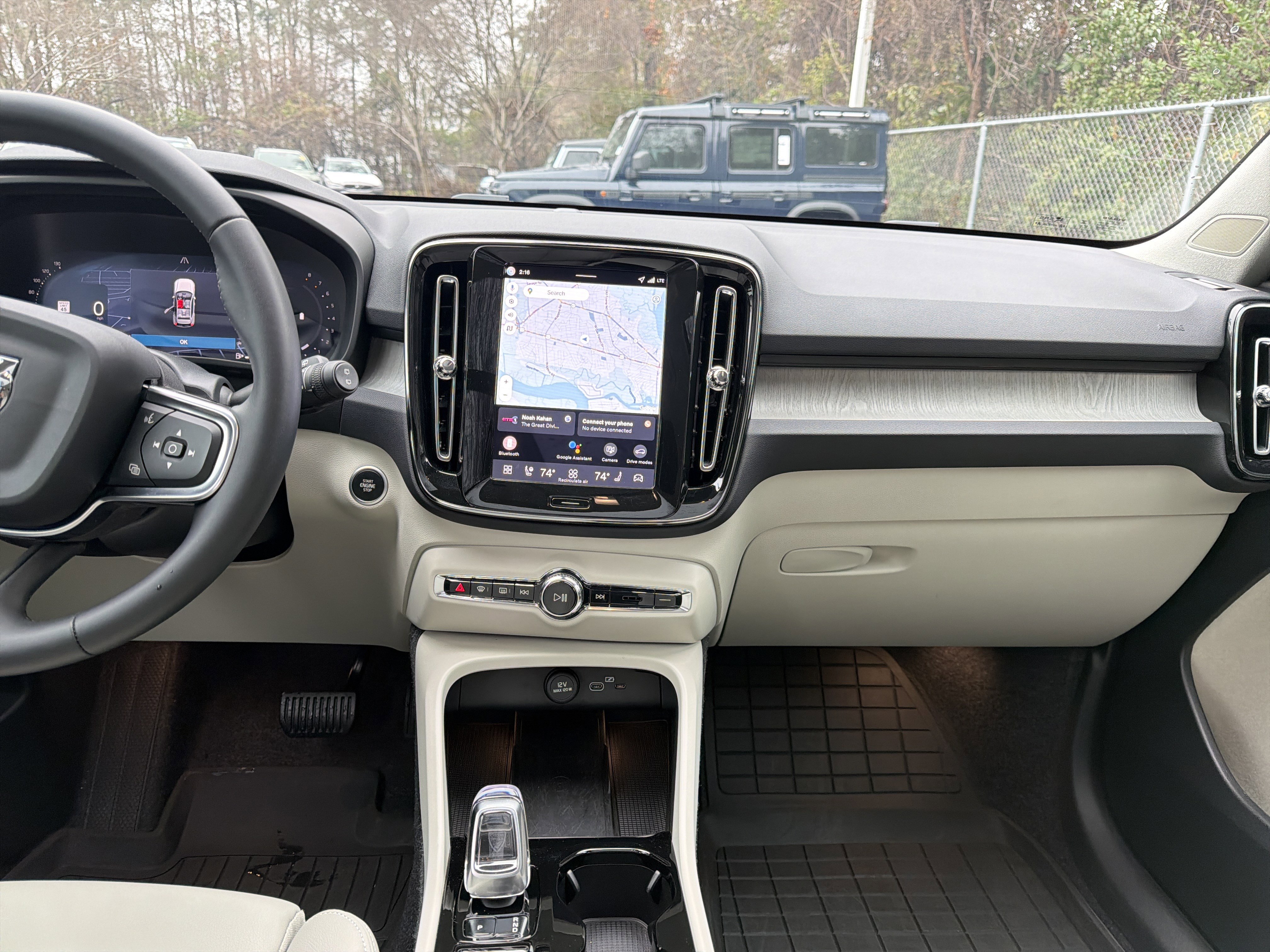 Used 2026 Volvo XC40 B5 Plus w/ Protection Package Premier image 31