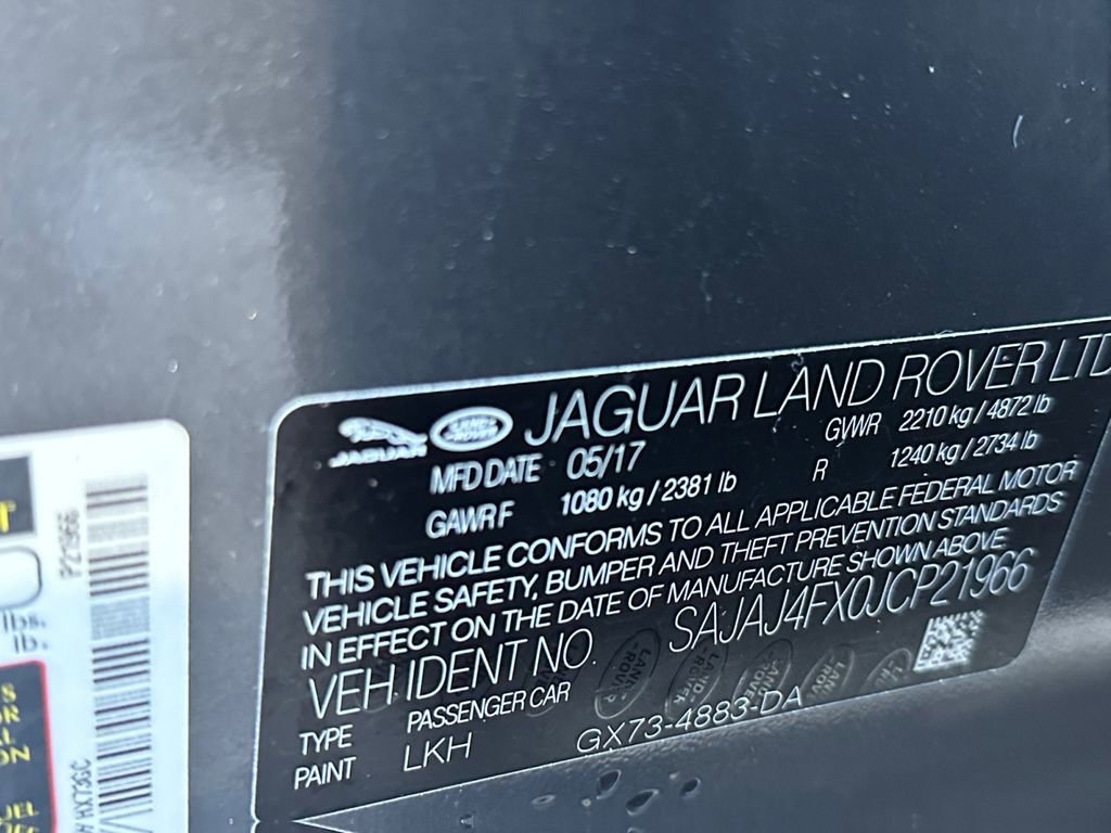 Used 2018 Jaguar XE Premium image 23