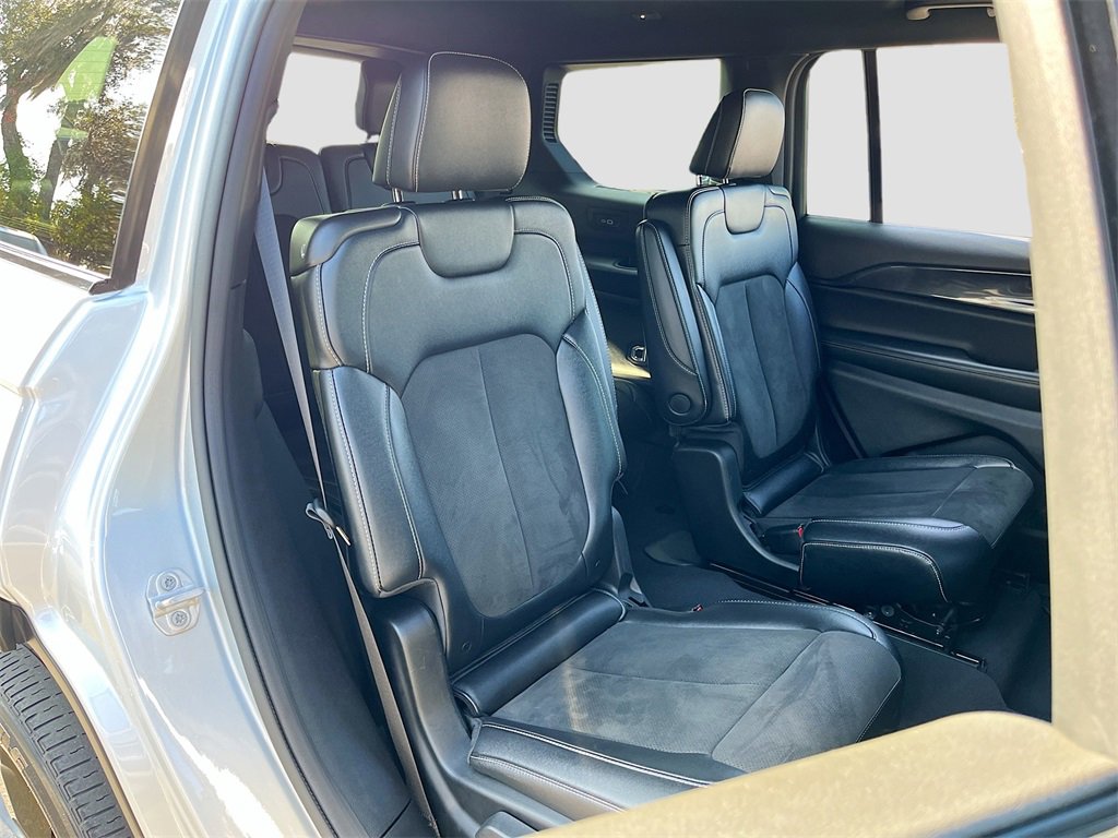 Certified 2023 Jeep Grand Cherokee L Laredo image 27