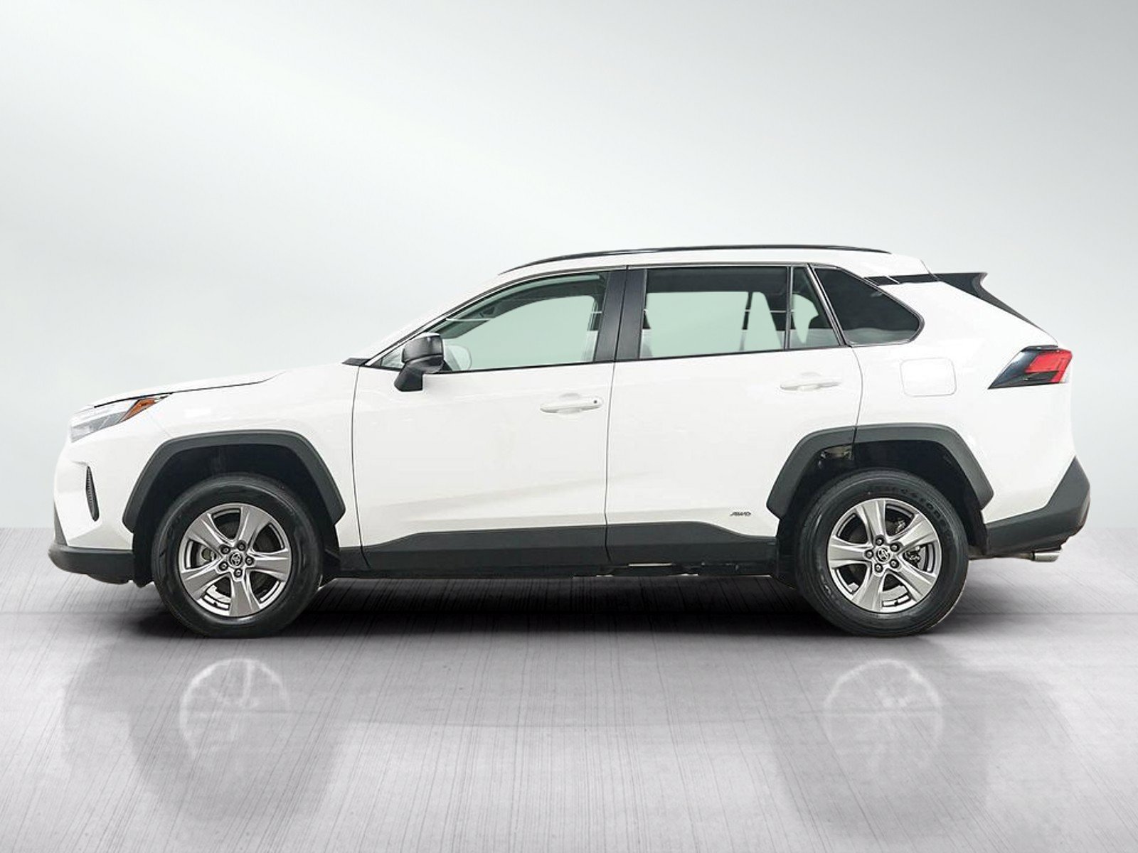 Used 2025 Toyota RAV4 LE AWD/4WD image 2
