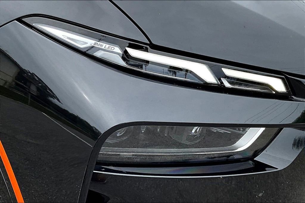 Used 2023 BMW X7 xDrive40i w/ Premium Package image 33