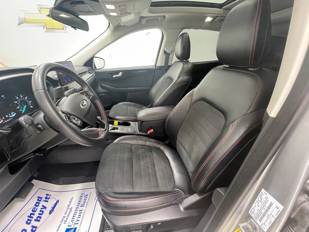 Used 2022 Ford Escape SEL w/ SEL Stealth AWD Package image 16