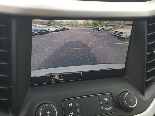 Used 2022 GMC Acadia SLE w/ Driver Convenience Package FWD image 27