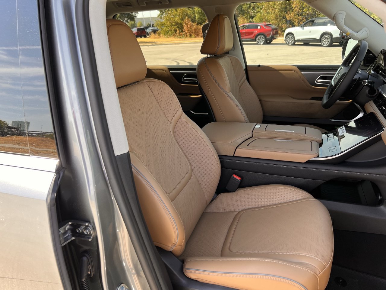 New 2027 INFINITI QX80 Luxe RWD image 23