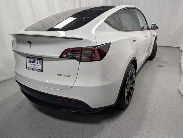 Used 2024 Tesla Model Y Performance AWD/4WD image 3