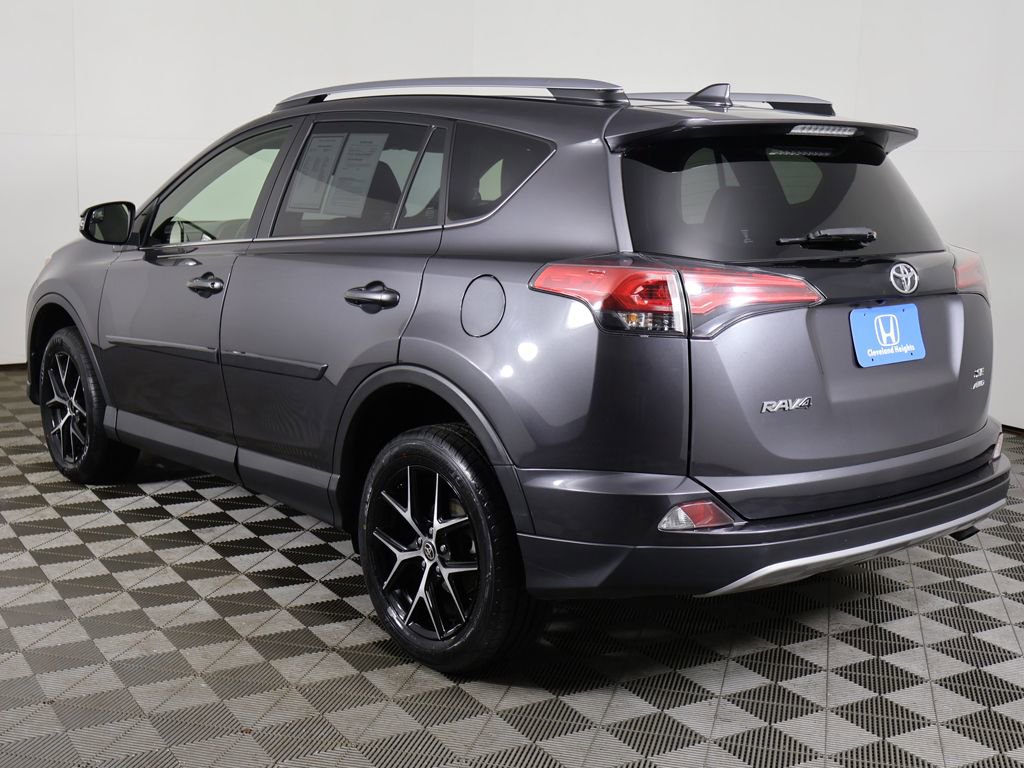 Used 2018 Toyota RAV4 SE w/ All Weather Liner Package image 9