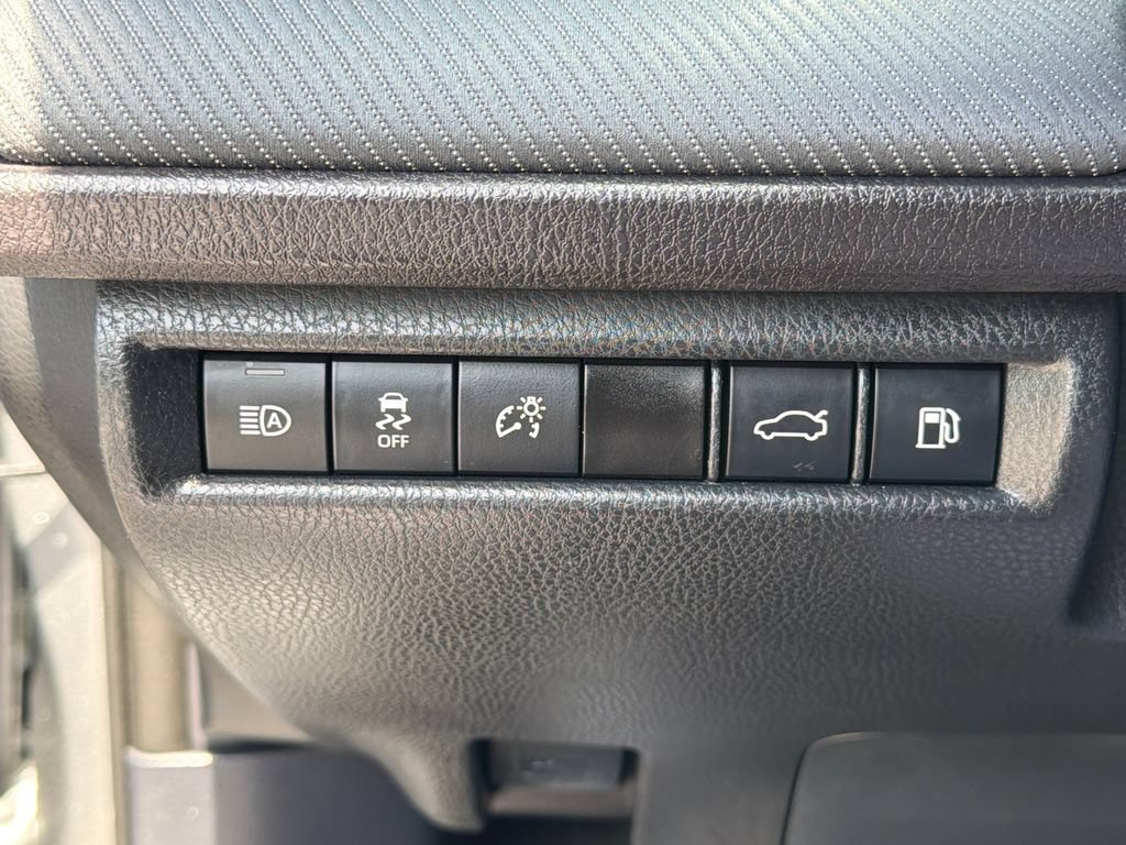 Used 2025 Toyota Camry SE w/ Convenience Package FWD image 20